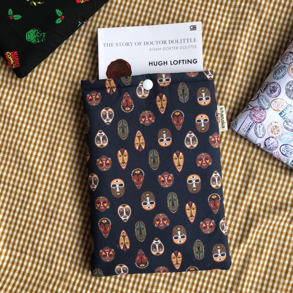 

KHANAKA Mask Book Sleeve | kantong buku | wadah buku