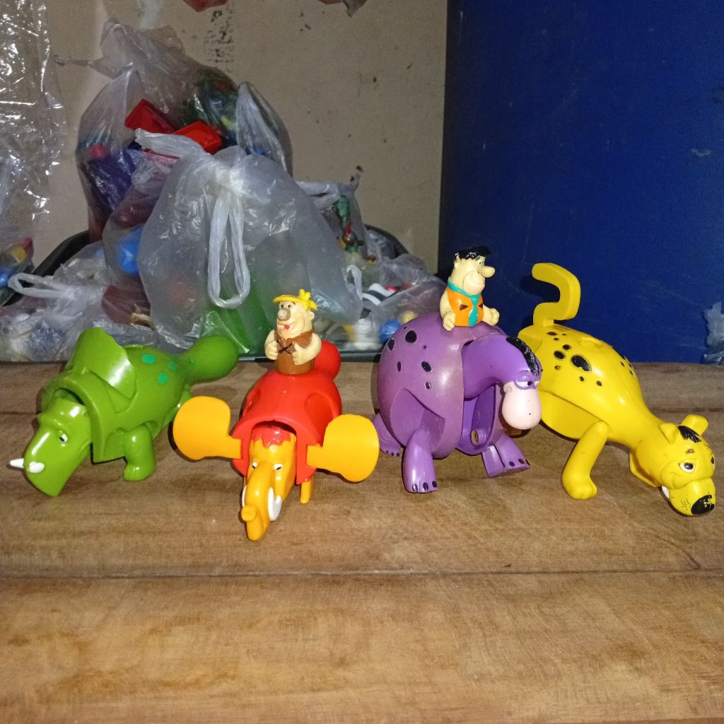 chaki meal kfc toys Flintstones bowling