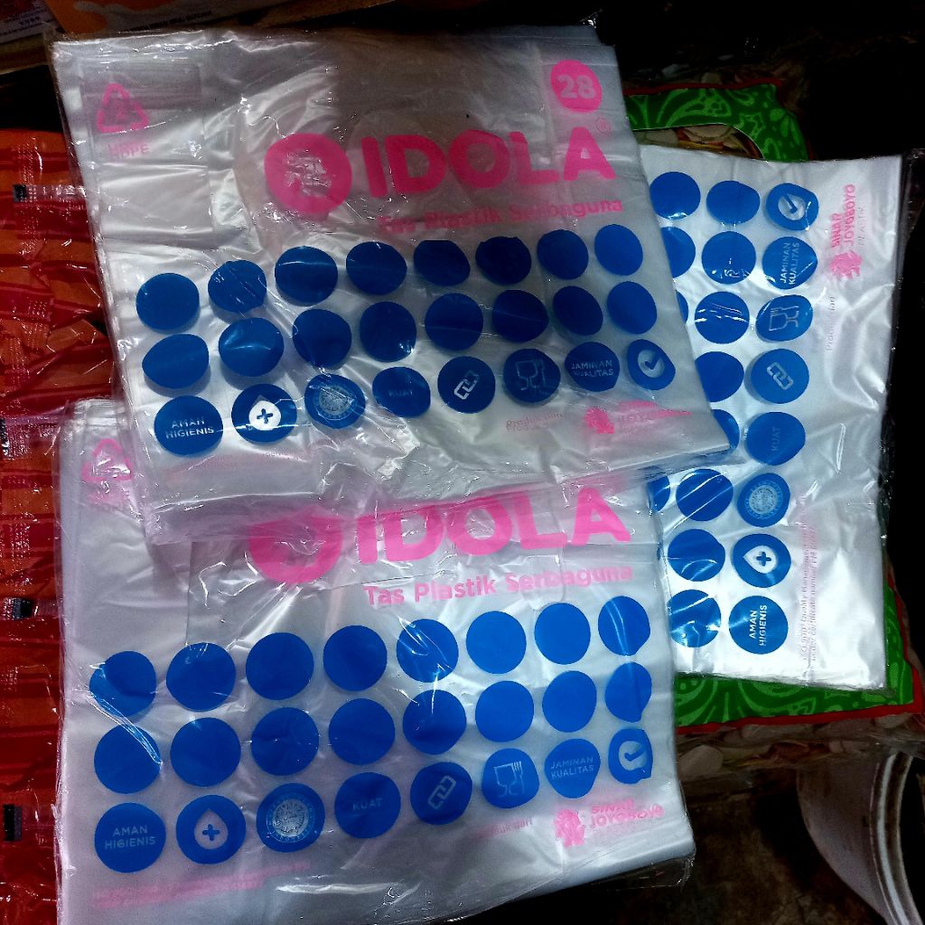 Kantong plastik bening uk 28 cap IDOLA / 1 pack 250gr ( isi 34 lembar )