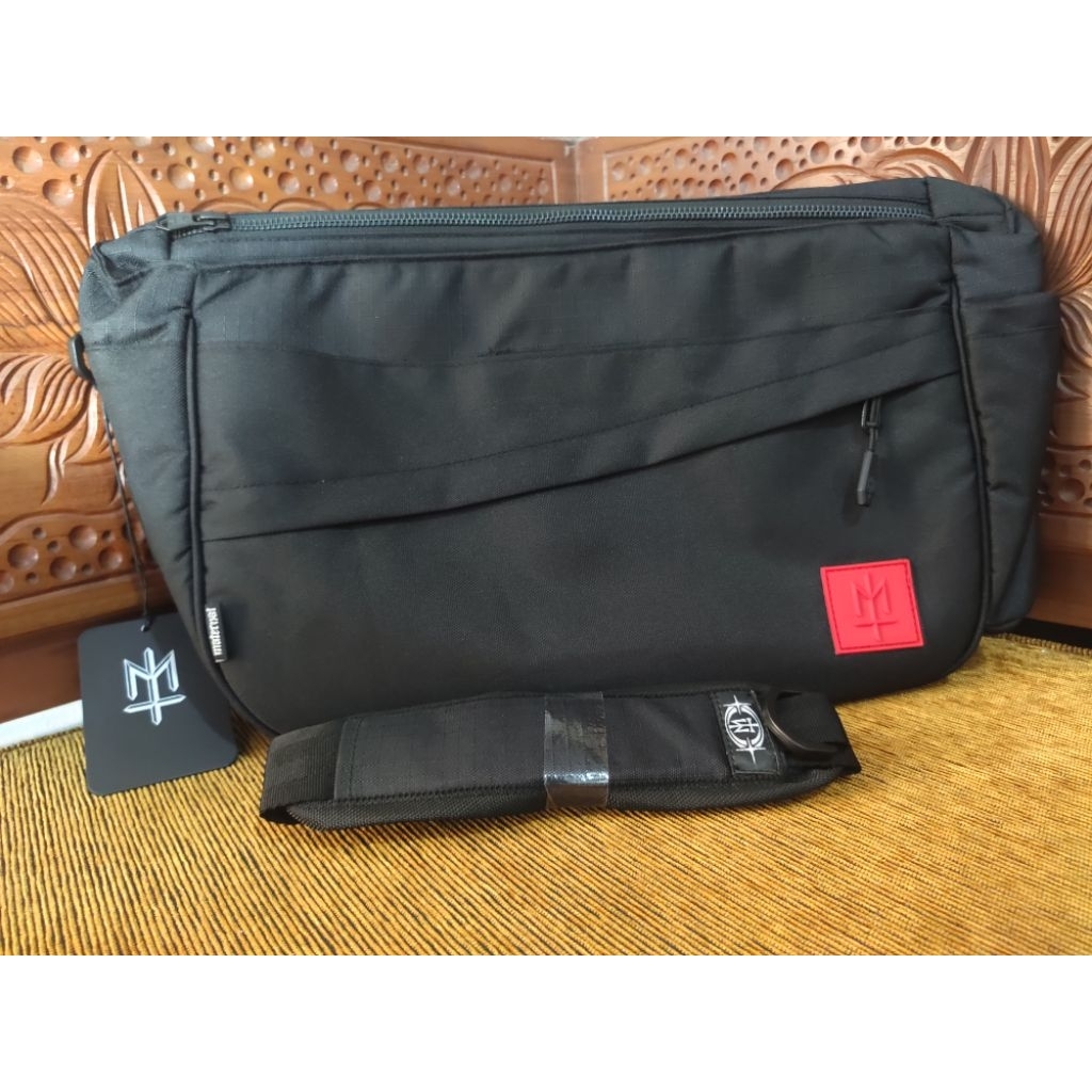 Sling Bag Maternal Disaster Kode Arkais