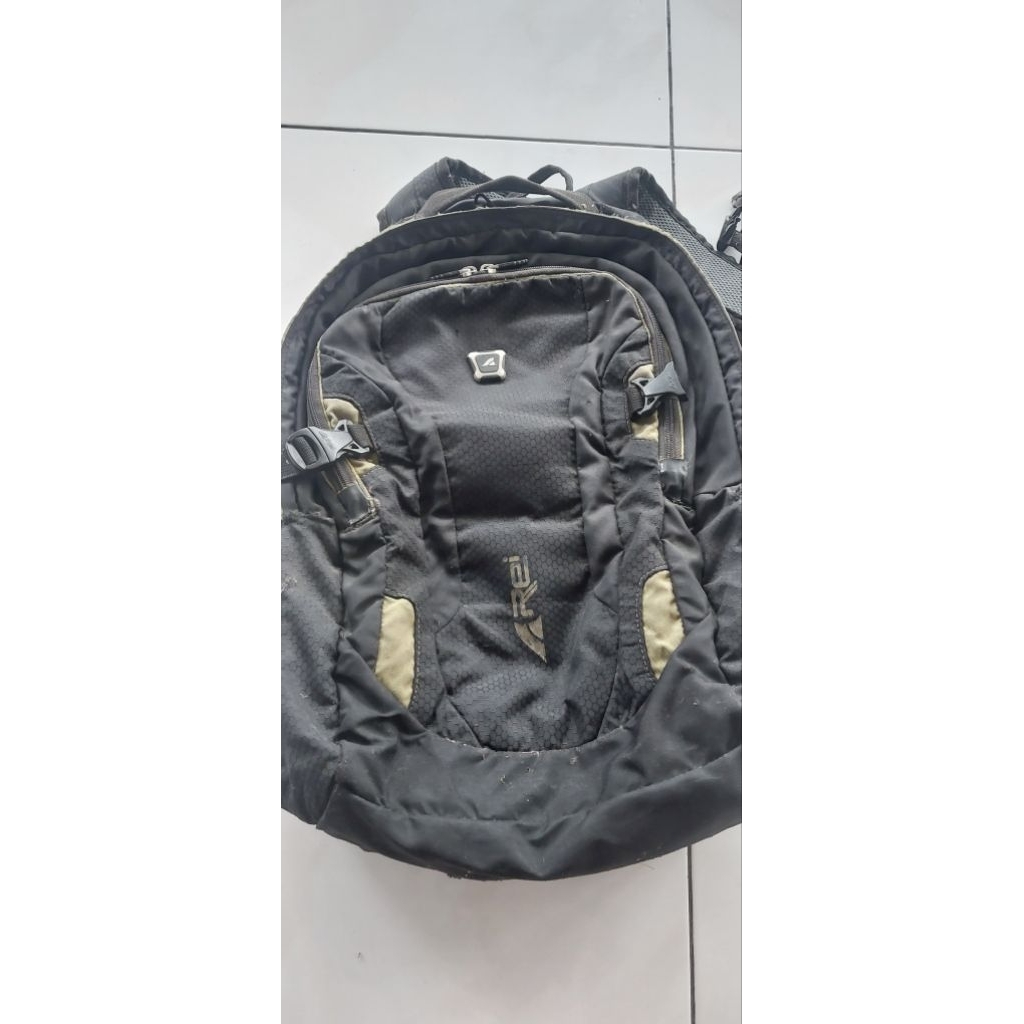 Tas Ransel Arei