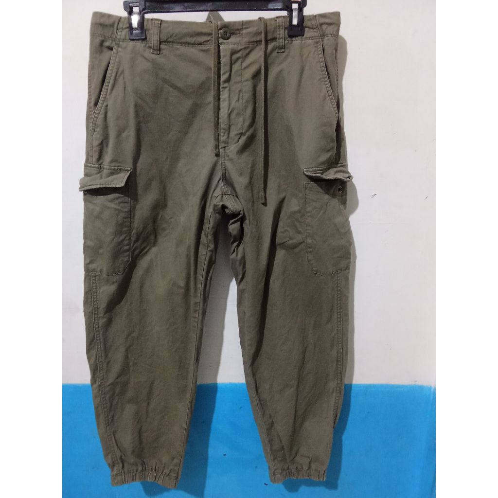 Celana Cargo Uniqlo