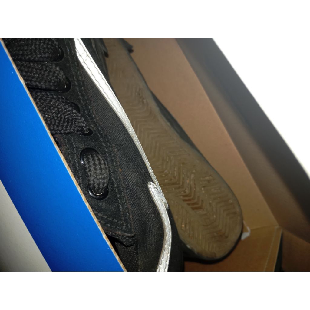 sepatu gendut menyala