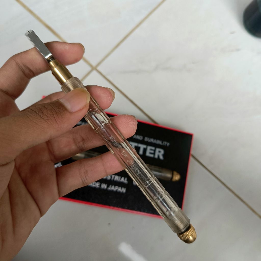 Alat Potong kaca Minyak TOYO TC 30 Original TOYO TC 30 Glass Cutter Japan