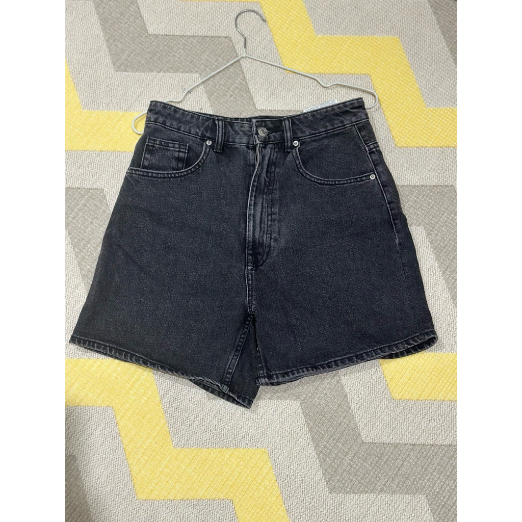 celana pendek zara