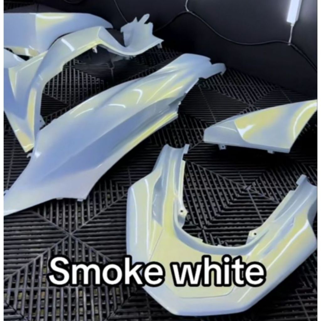 Cat warna smoke white jenis PU. / Putih kebiruan free lembayung gold. 1 paket