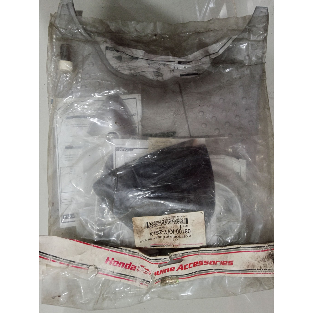 Aksesoris beat karbu, karpet, visor, pelindung knalpot, tutup kipas silver