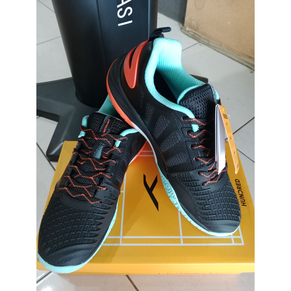sepatu badminton hundred hypercourt
