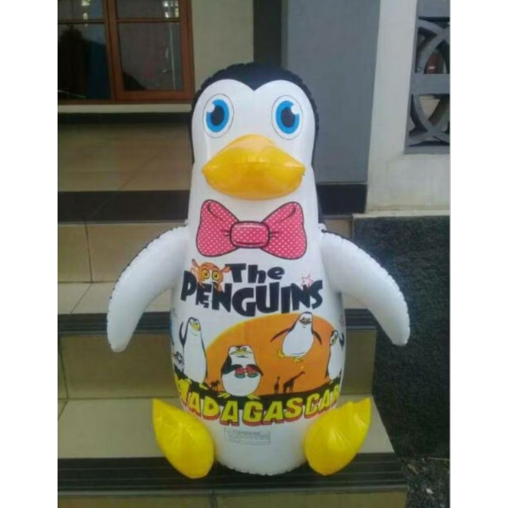 balon tinju pinguin madagaskar