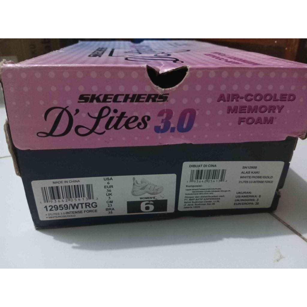 Sepatu merk Skechers