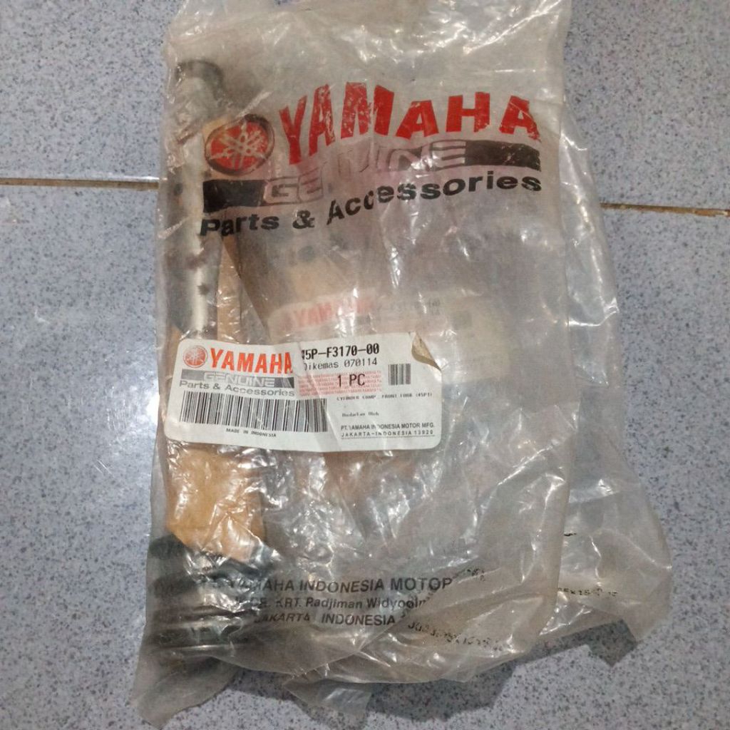 Cylinder comp front fork (45P1)