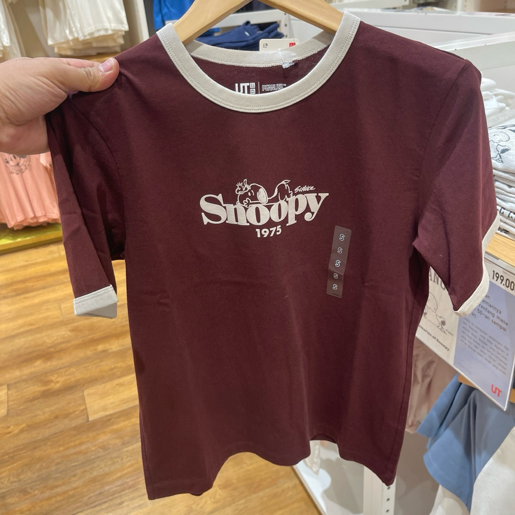 Tshirt Uniqlo Woman ut PEANUTS snoopy lengan pendek