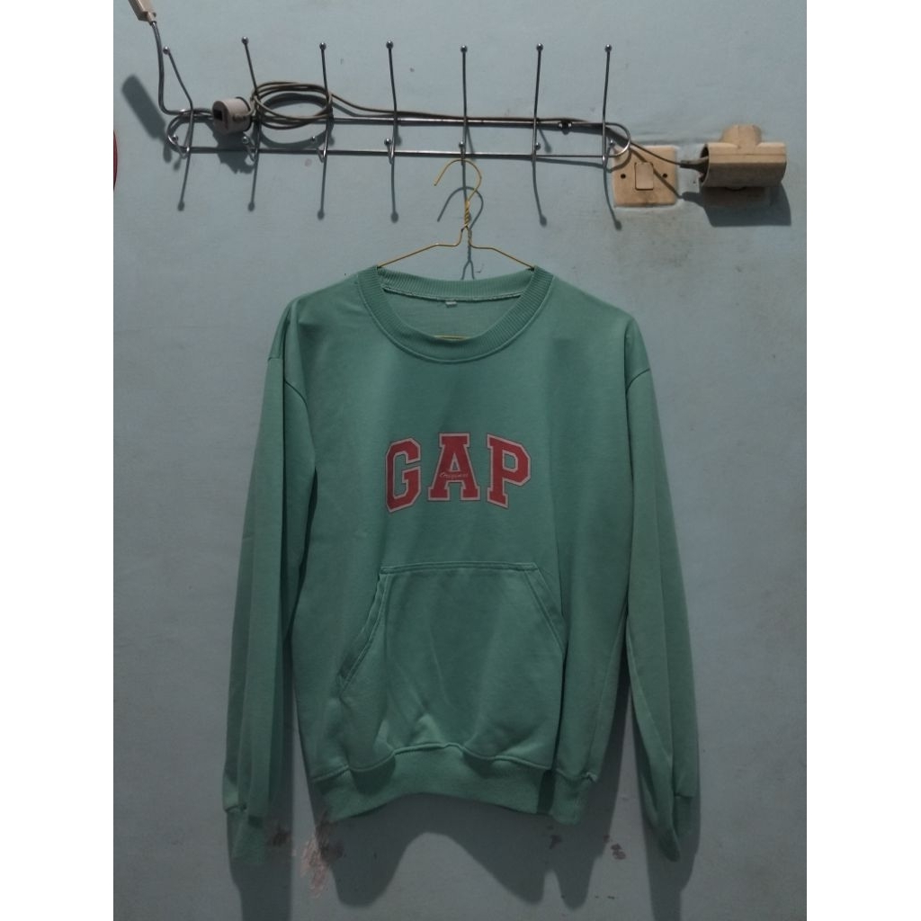 crewneck gap
