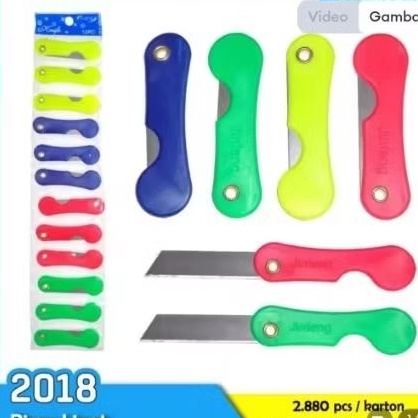 

Pisau Lipat Renteng / Pemes Renteng / Cutter Renteng / Silet Lipat Warna