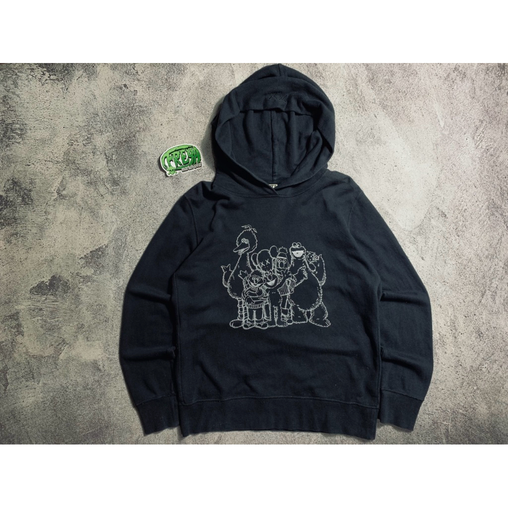 hd uniqlo x kaws sesame street