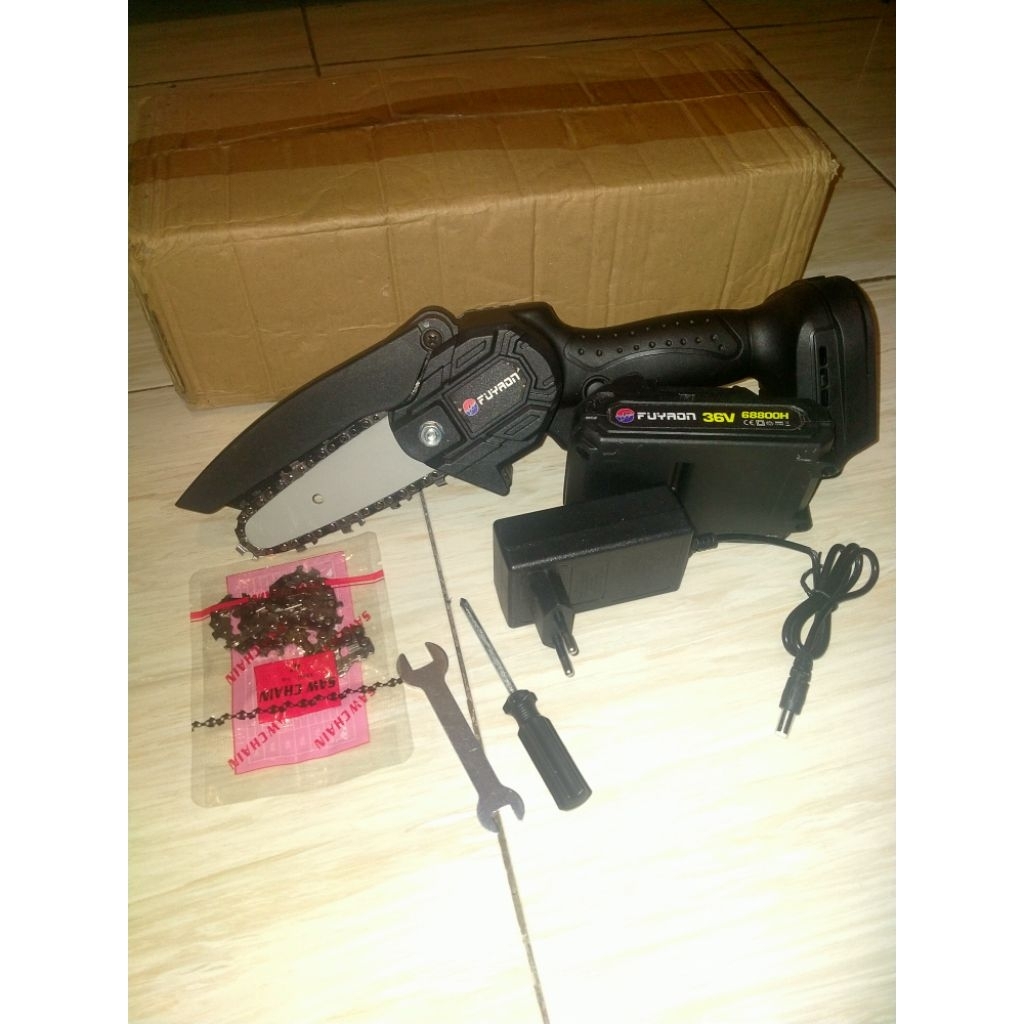 chainsaw mini cordless satu baterai 36vf kelengkapan sesuai foto