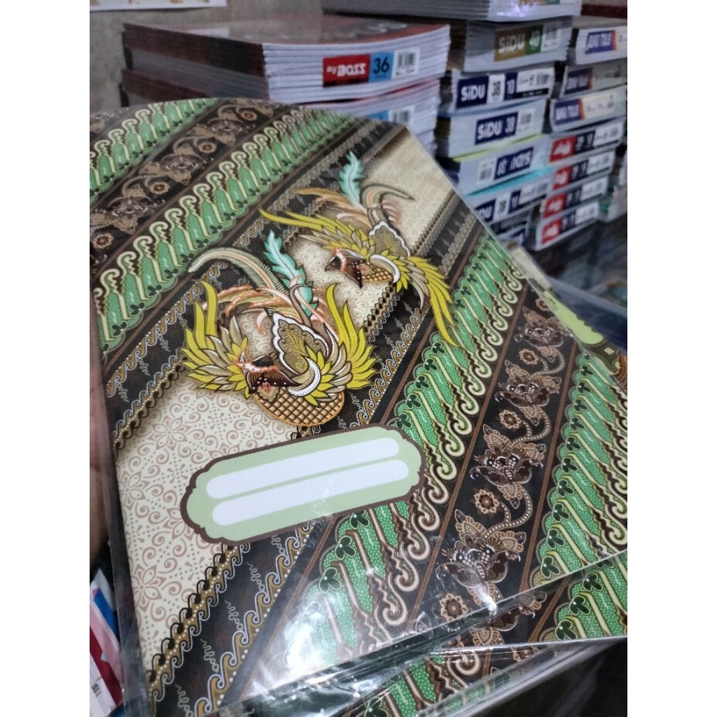 

SAMPUL BUKU TULIS BOXY BATIK