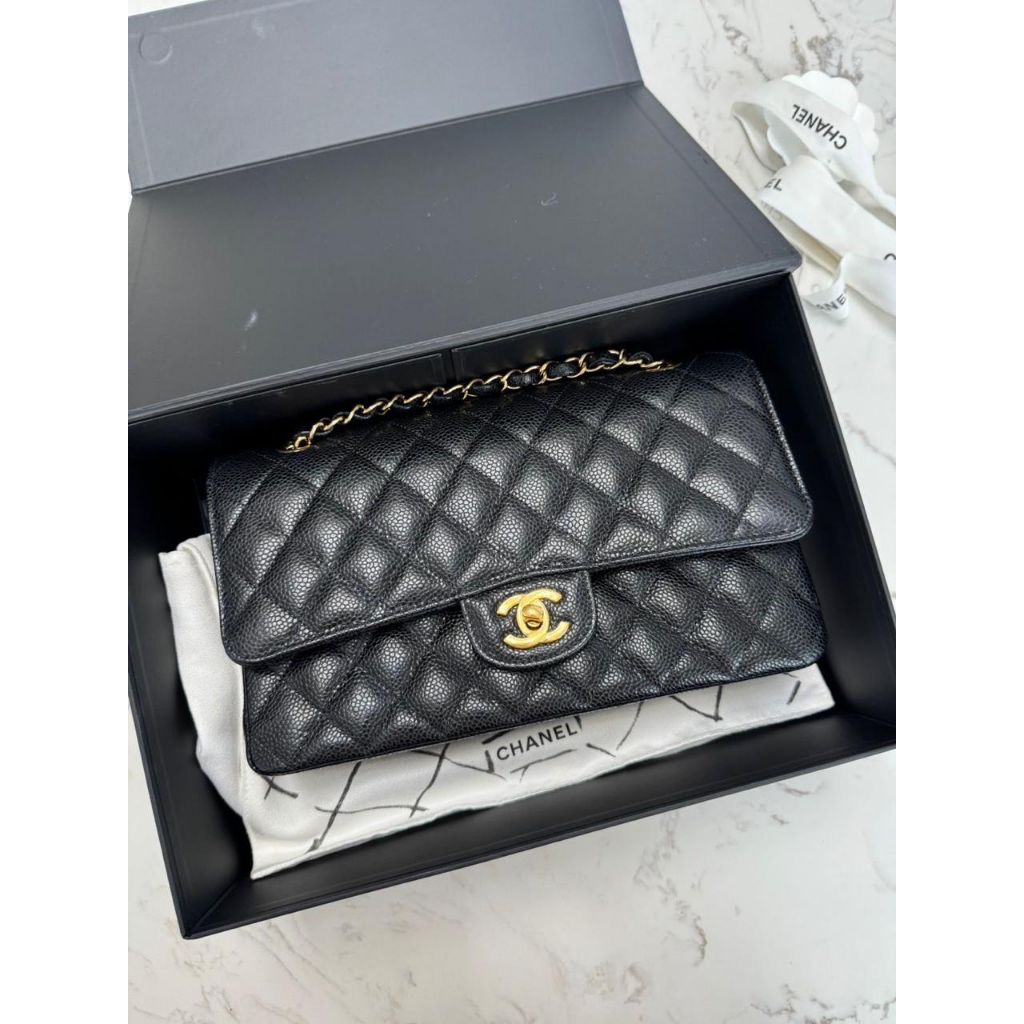 Chanel classic ghw medium