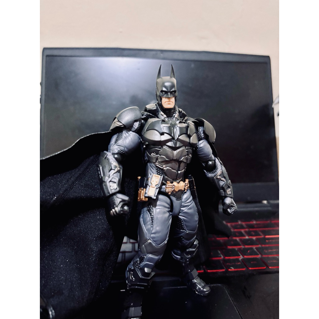revoltech batman arkham knight(bonus faceplate)