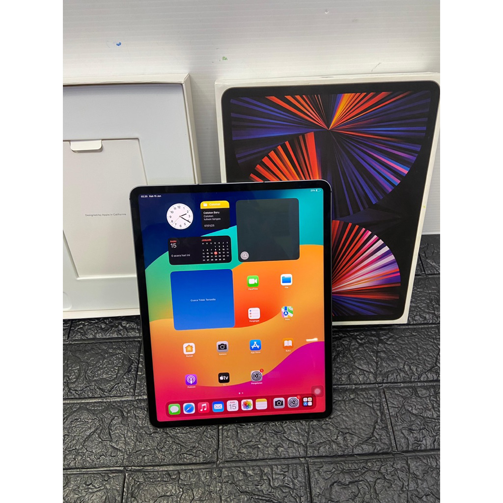 iPad Pro M1 11-inch (5th Generation) Wifi & Celluler 256GB ex Garansi Inter Second Original