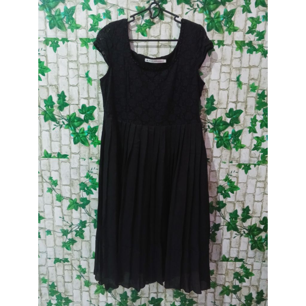 Dress hitam brokat