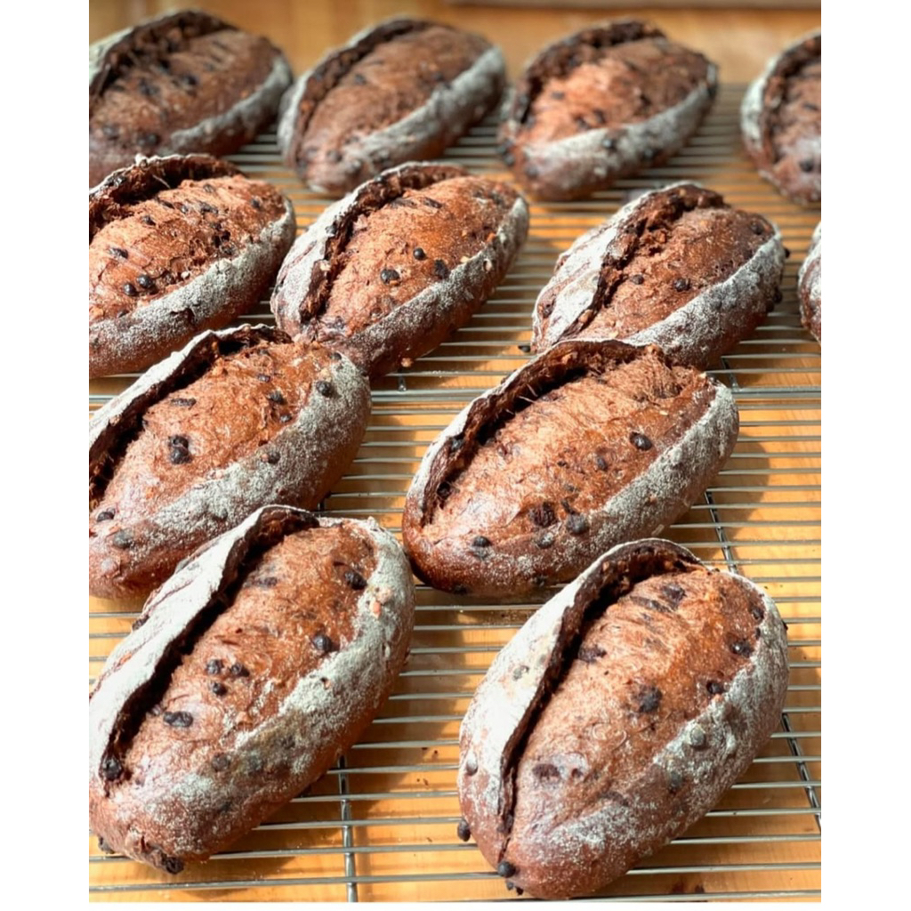 

baguette cokelat artisan 1pc/roti cokelat sehat no pengawet/roti fermentasi alami sourdough chocolate chip