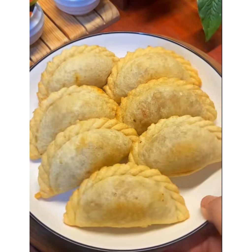 

CIRENG AYAM SUWIR PEDAS DAUN JERUK LARGE ISI 4