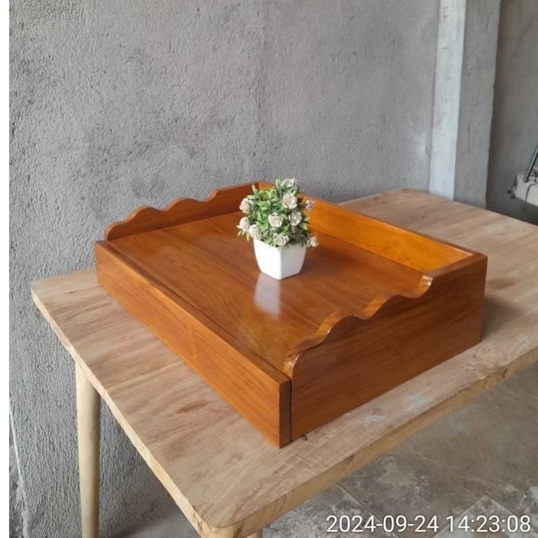 Meja Altar Sembahyang Gantung Jati Minimalis