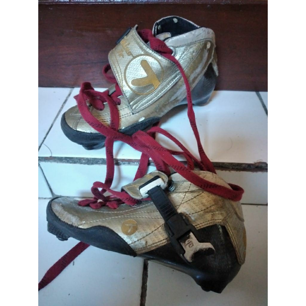 Sepatu roda speed Takino Jr size 33 boot only