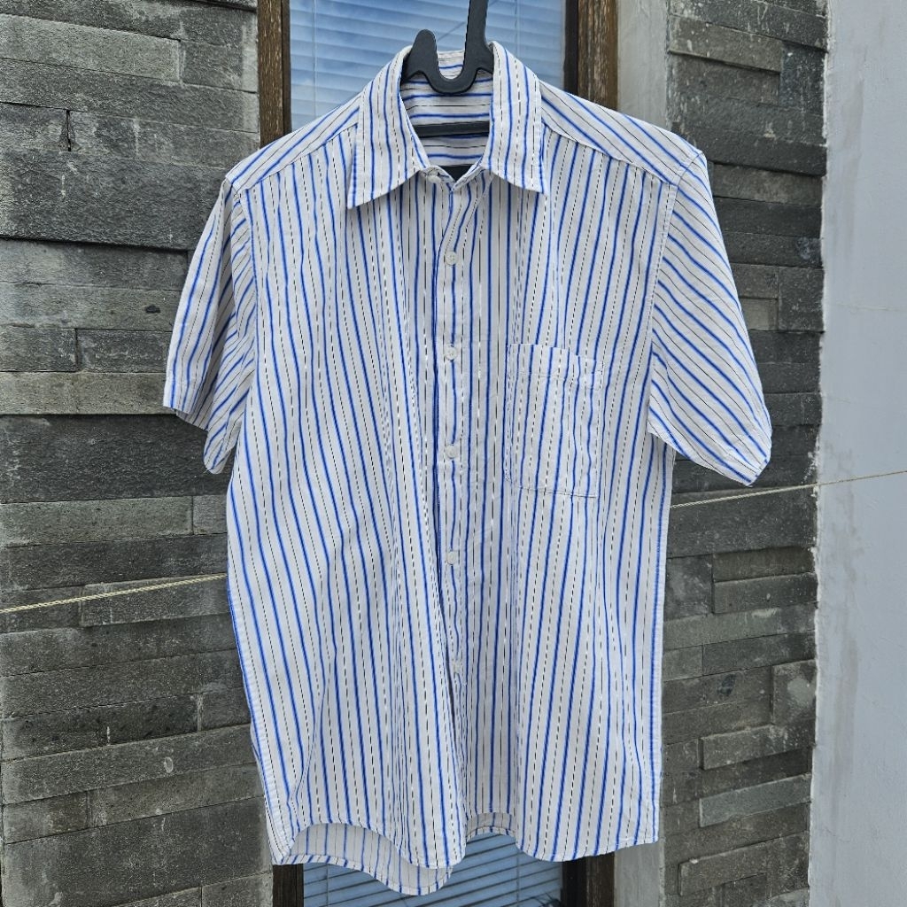 kemeja pria putih motif garis biru size L