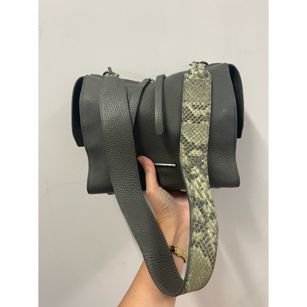 Preloved Carlyn shoulder bag original