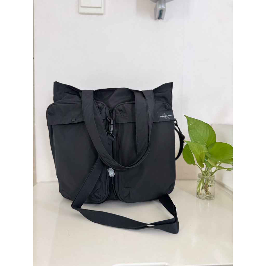 Tote Bag Calvin Klein Jeans Unisex Packable Helmet Bag Tas Lipat