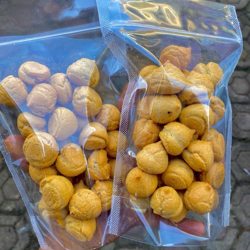 

Soes Cokelat Snack Keluarga Kemasan 100 gram