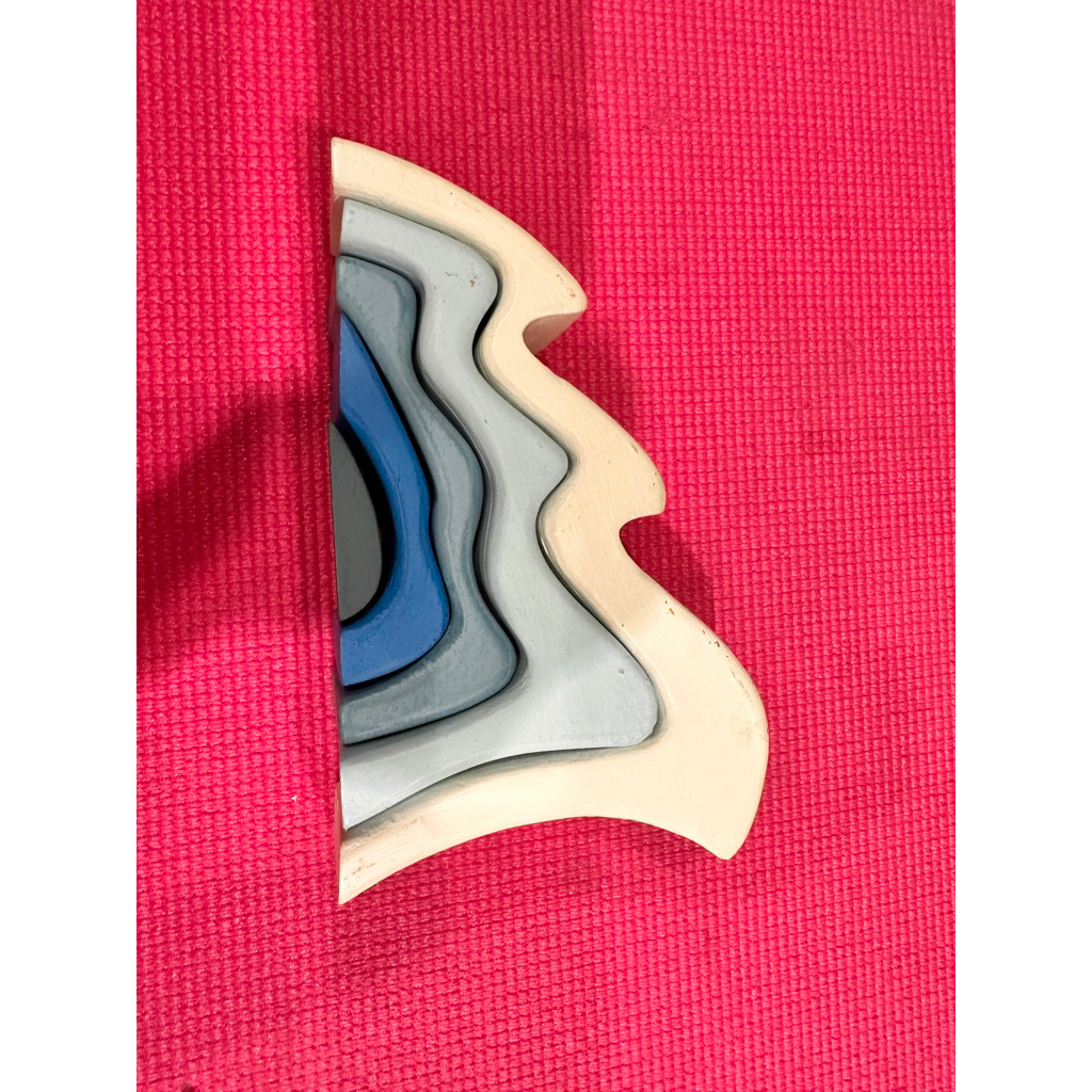 Preloved Letter in Pine Mainan Kayu Ombak Pelangi