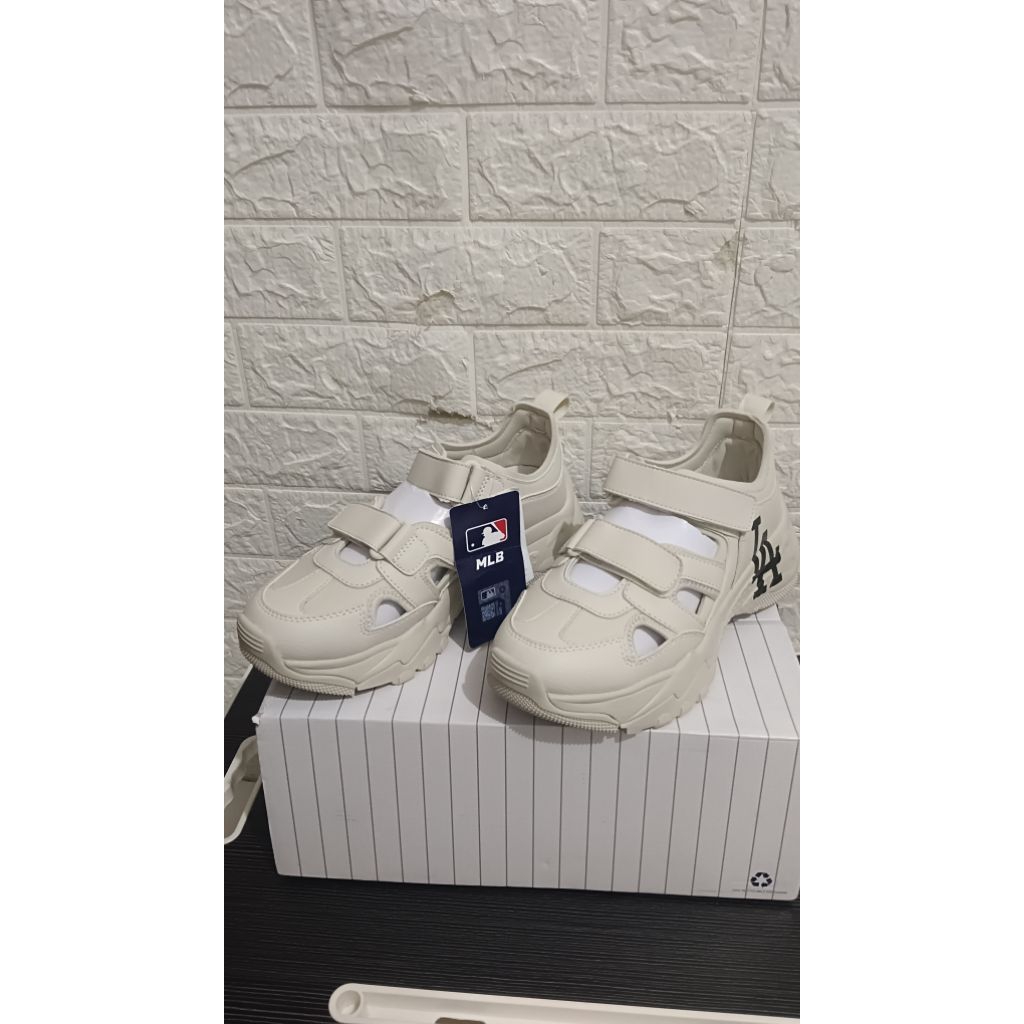 Sepatu MLB original
