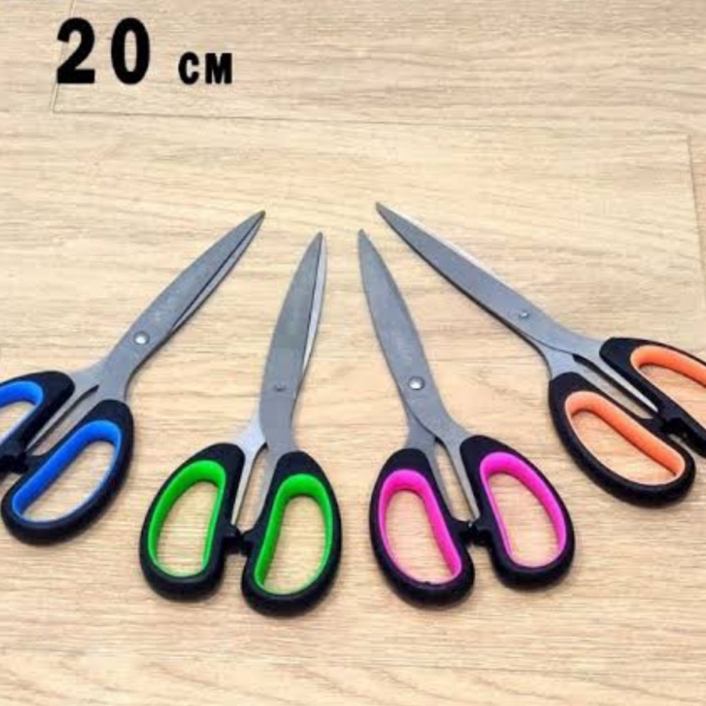 

Gunting Besar 20 cm Merk Montana Original