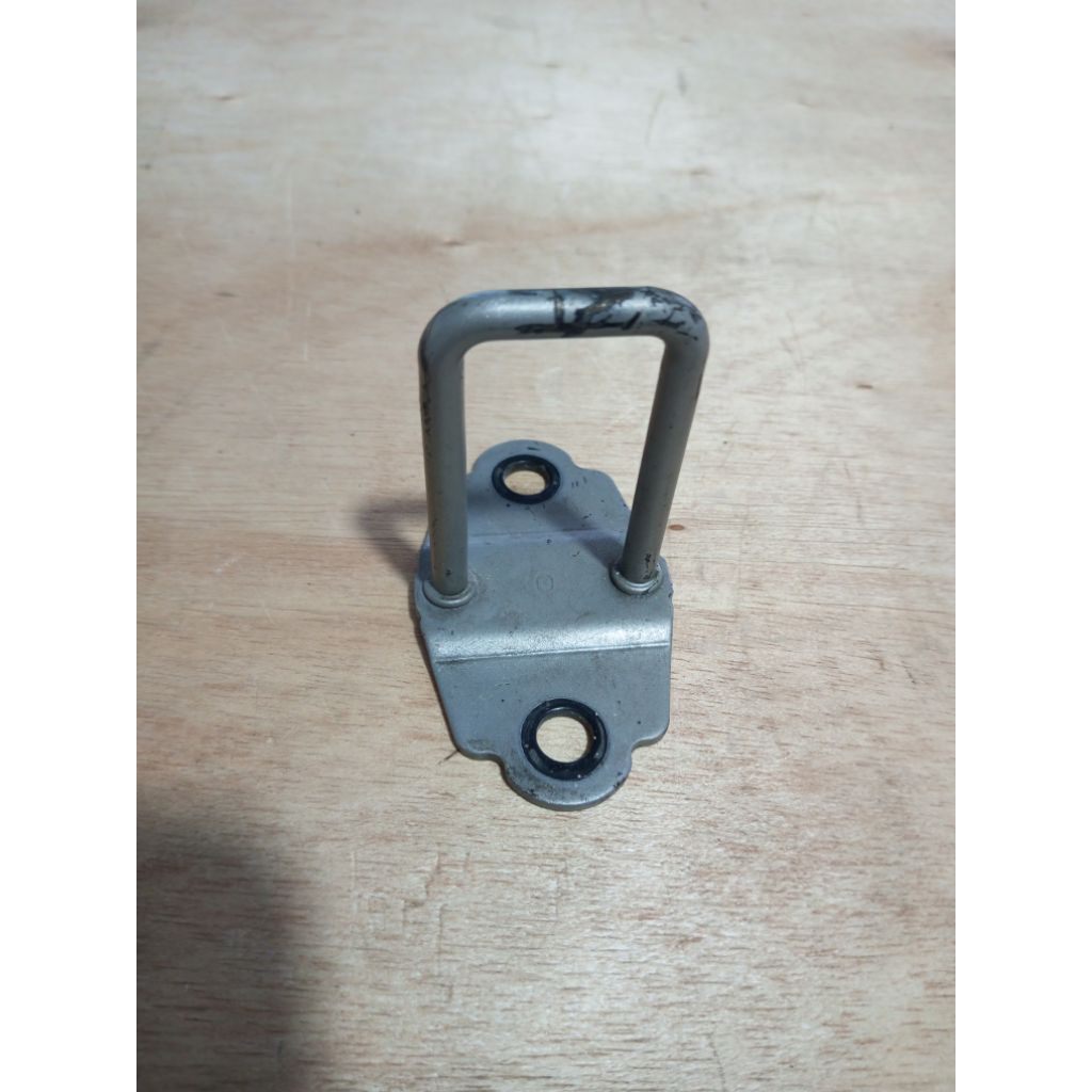 Cantelan kunci pintu mobil