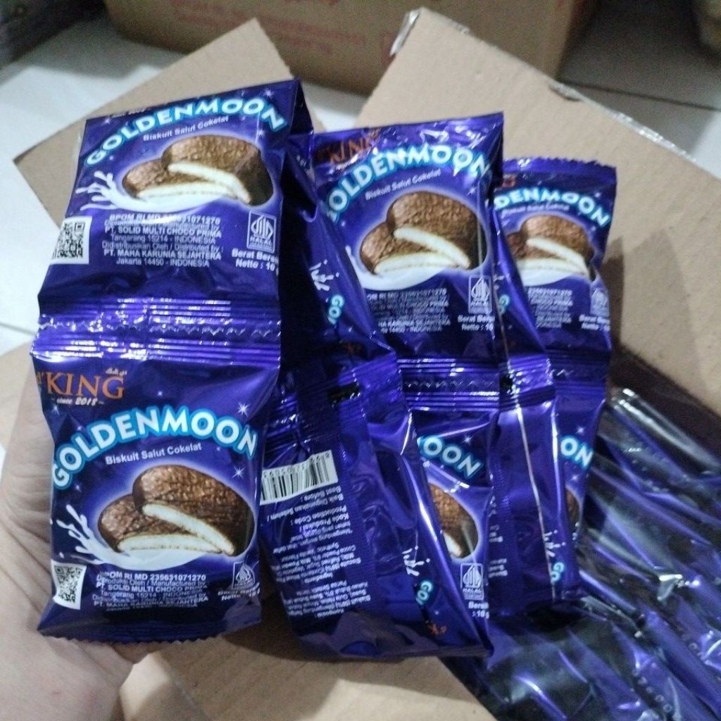 

GOLDEN MOON Biskuit salut cokelat 10 pcs@10g/100g