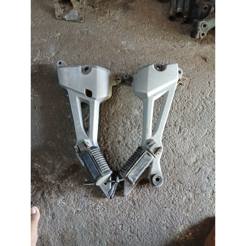 footstep fostep belakang Megapro primus