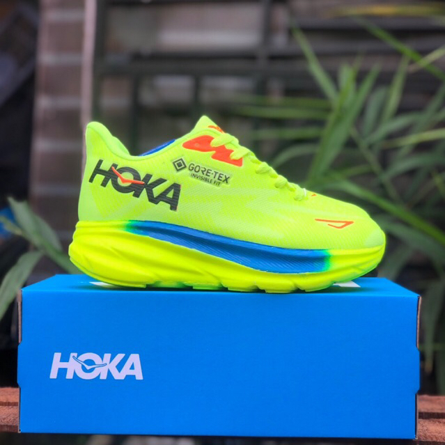 Sepatu wanita hijau stabilo running