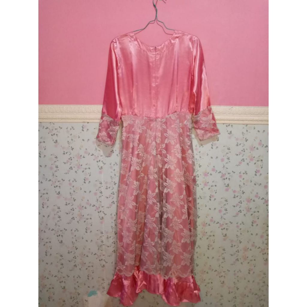BRUKAT DRESS PRELOVED PINK Abu-abu