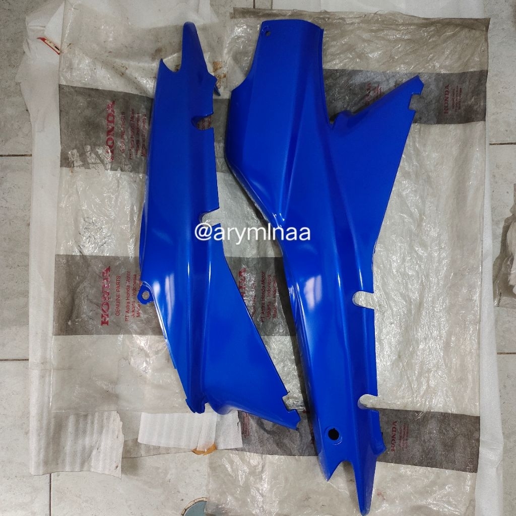 COVER BODY BELAKANG BIRU METALIK FMP SUPRA X 100 LAMA 64330-KEV-880FMP ORIGINAL AHM