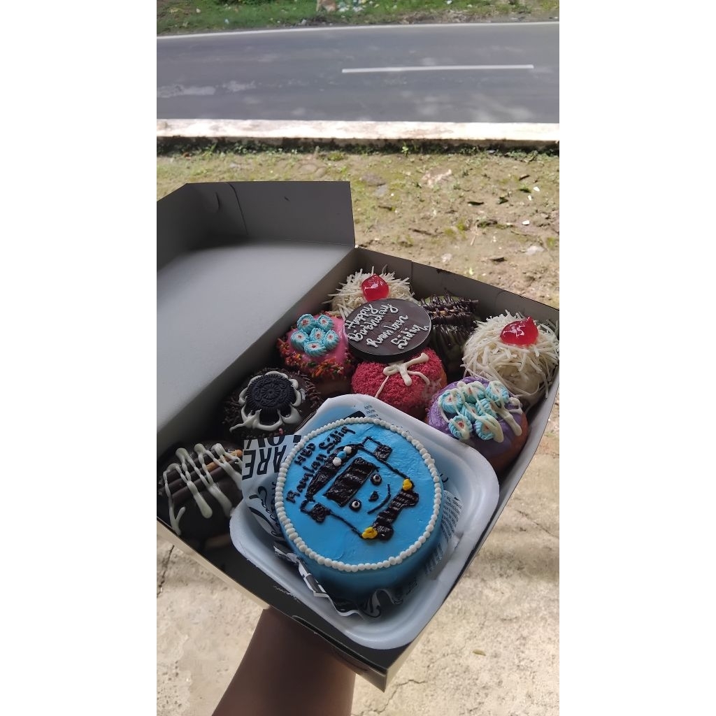 

DONAT PAKET BENTO CAKE KARAKTER LUCU ENAK MURAH HOMEMADE