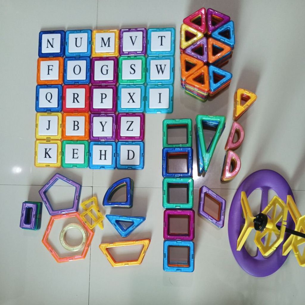 Magnetic Tiles Preloved