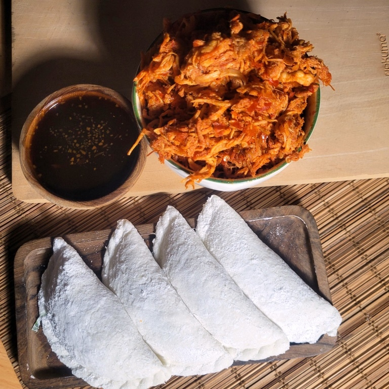 

CIRENG ISI AYAM SUWIR PEDAS UKURAN BESAR ISI 4