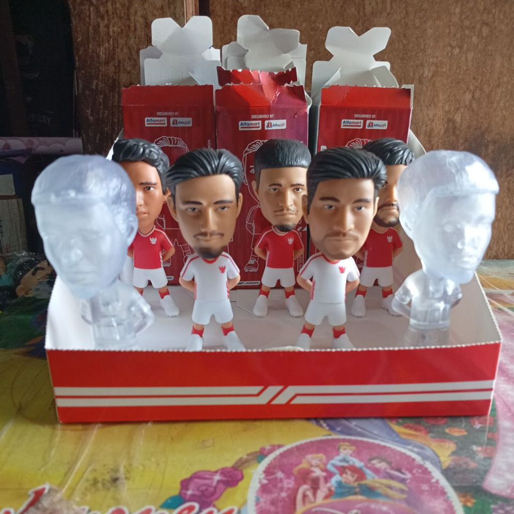 Figure Timnas Indonesia by Alfamart (Jay Idzes Rizky Ridho Marteen Paes Rafael Struick Secret