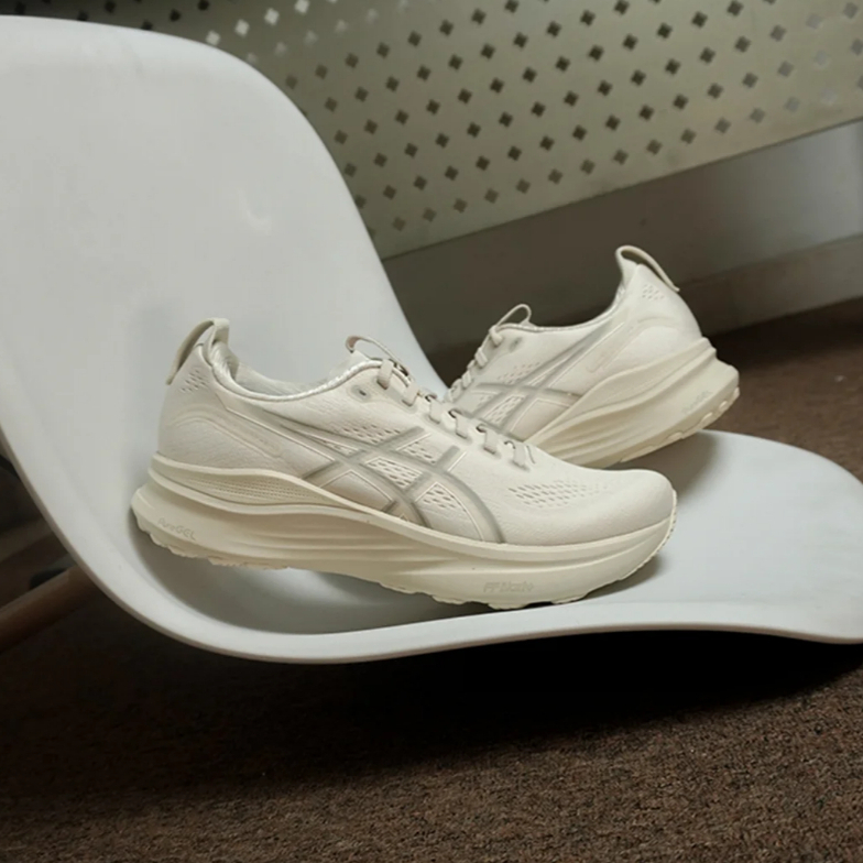 SEPATU RUNNING ASICS ORIGINAL - GEL KAYANO 32