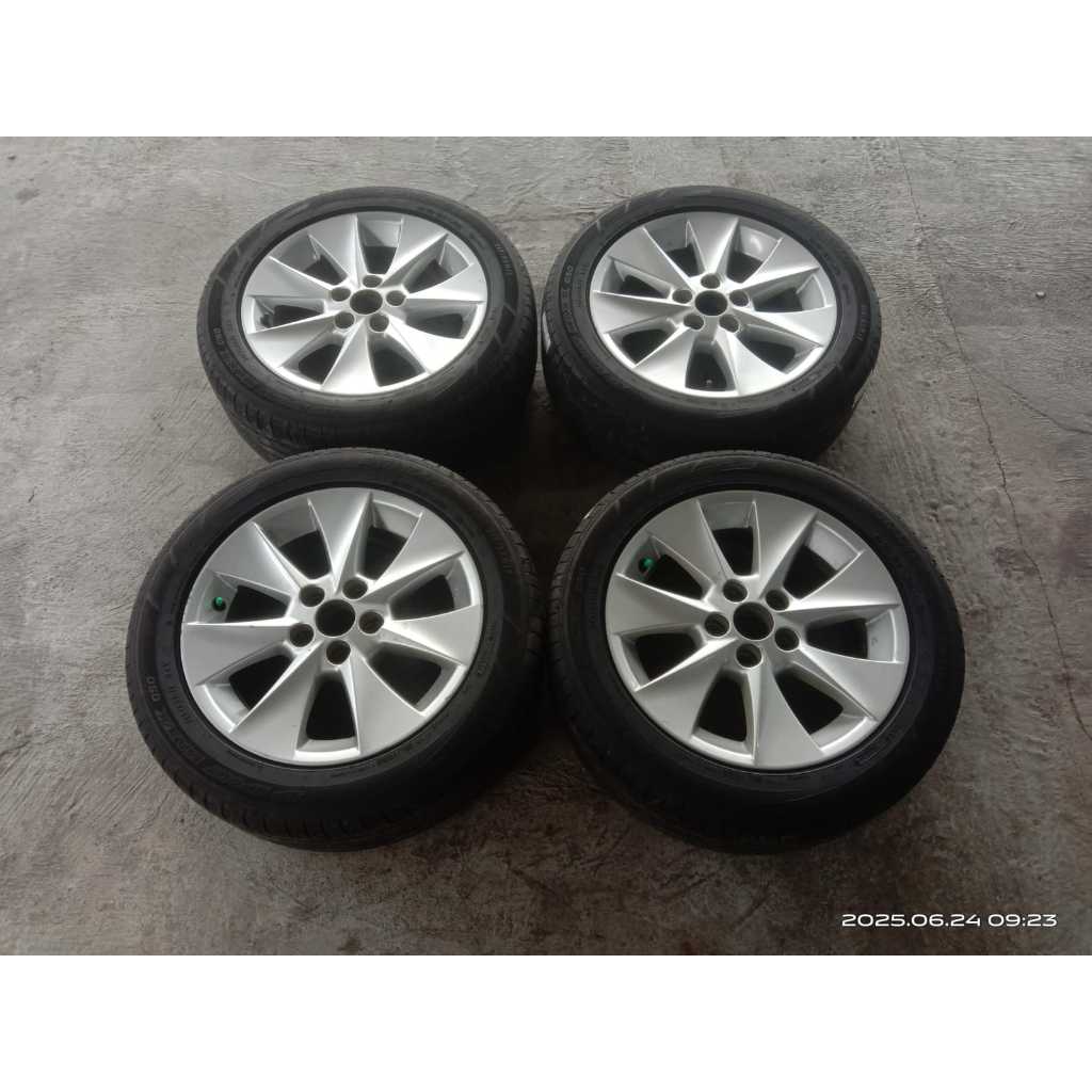 Velg bekas copotan alphard ring 17 baut 5x114 + ban bekas 215 55