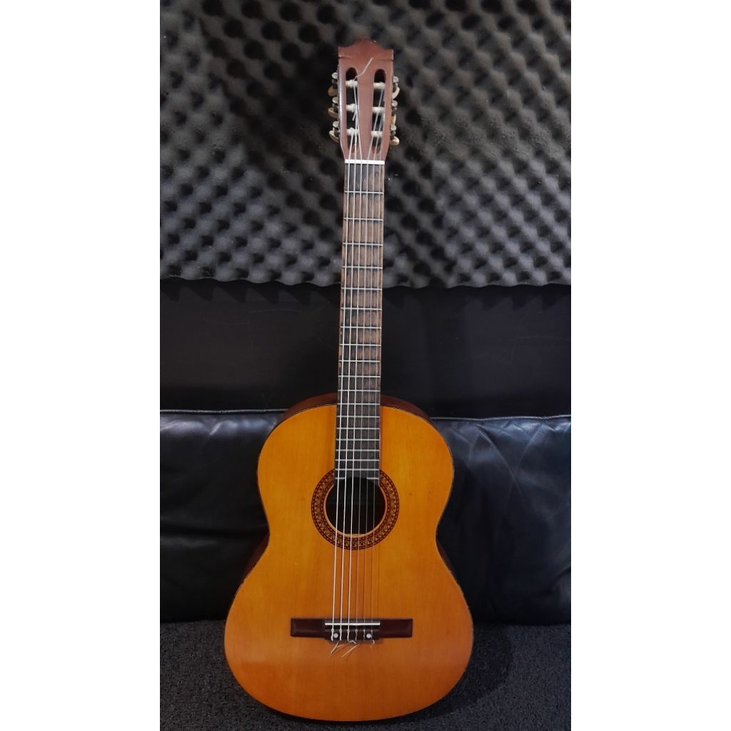 Gitar Yamaha Akustik clasik C-310 lawas/vintage original (siap pakai)