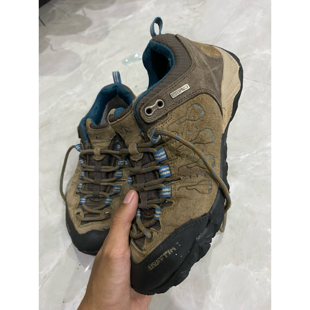 sepatu second columbia